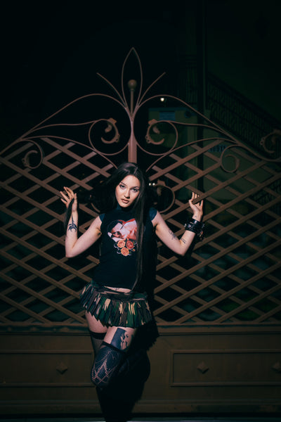 Peter  (Playgirl Roses) Tank